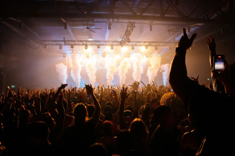 Your Brain on Live: The Wild Science That Makes Real-Time Entertainment Unforgettable